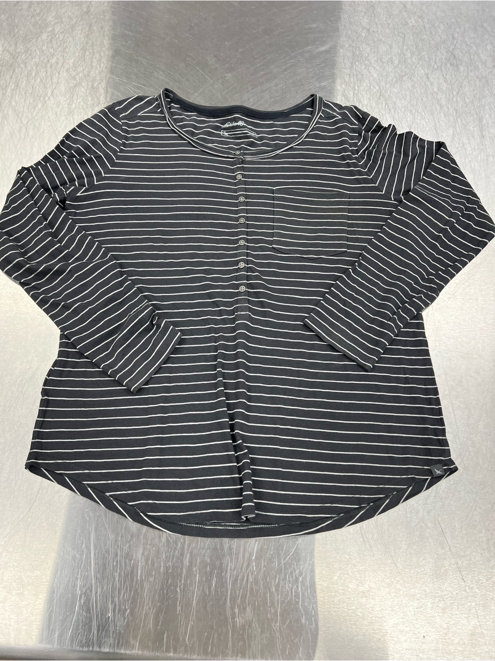 Eddie Bauer Gray Long-Sleeve White Striped Henley Women’s Large